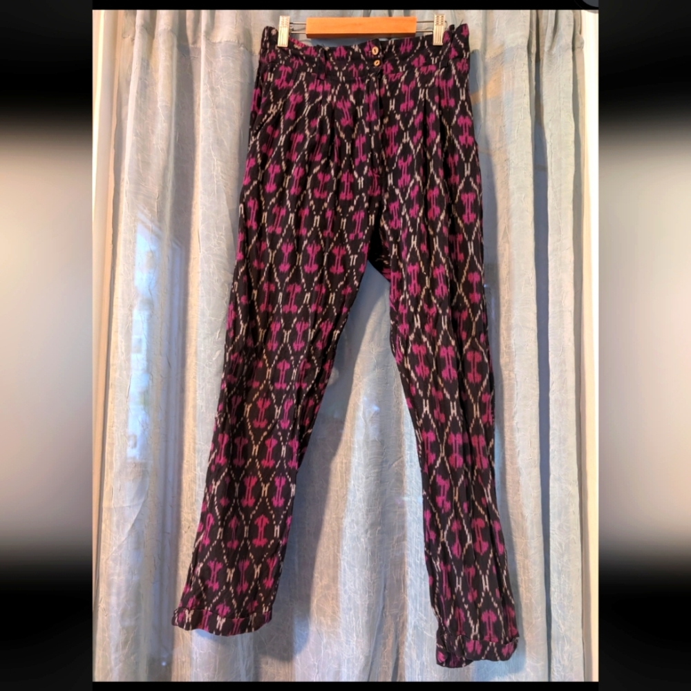 Stylish Pink and Black Patterned Cropped Pants